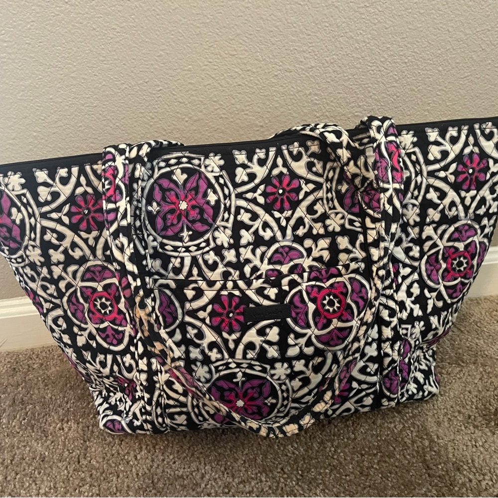 Tote - Picture 2 of 3